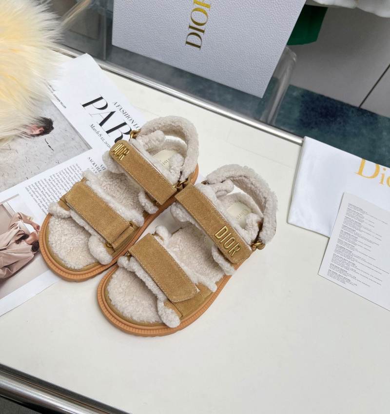 ch**an D*or sandals